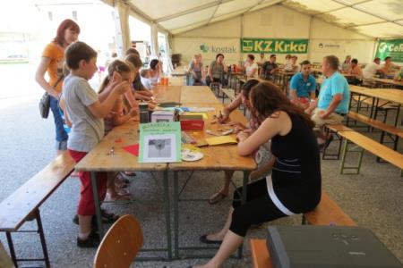 KNOBLEHARJEVO 2012- Otroški živ žav 37